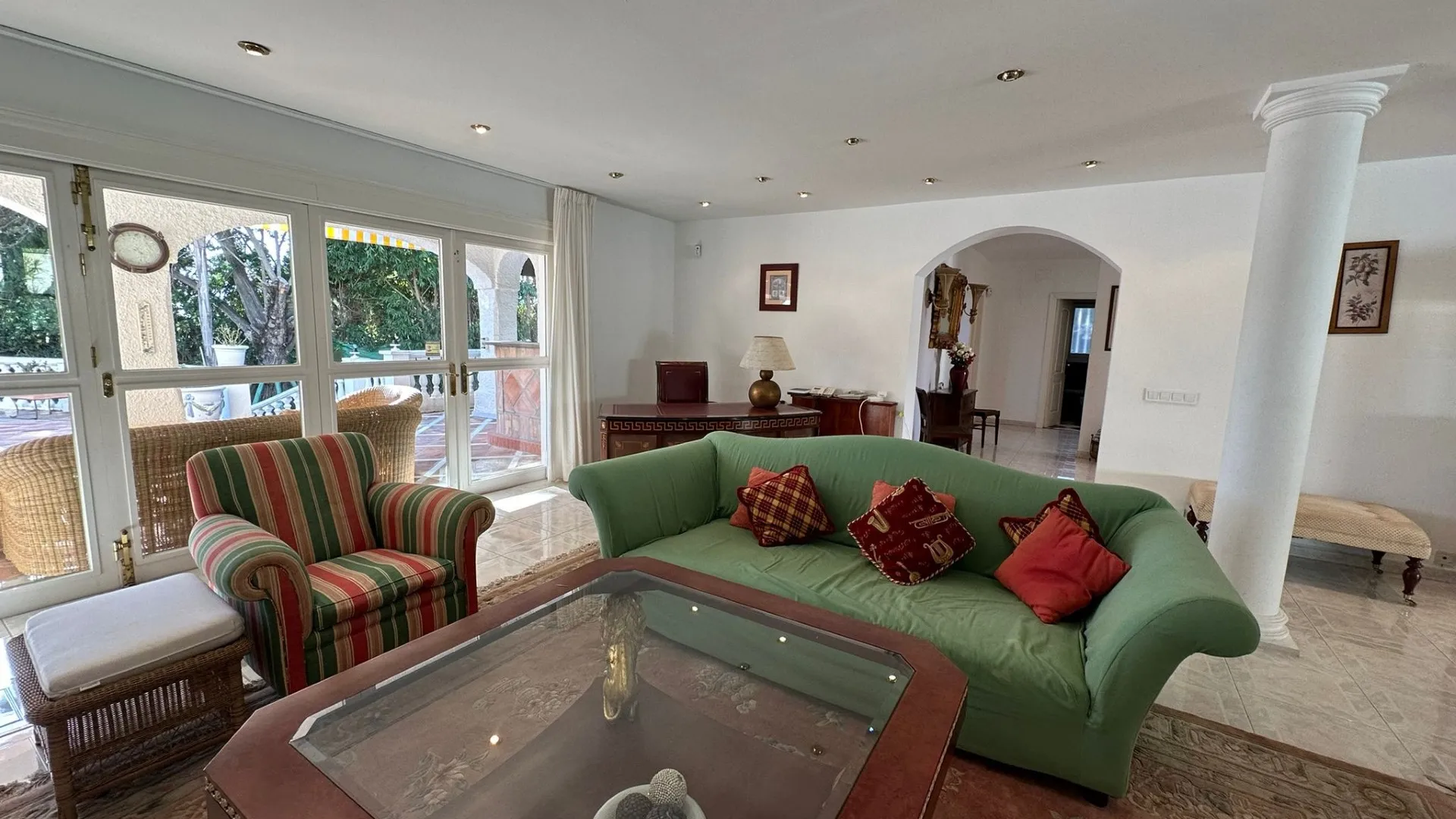 5 bedrooms villa in Marbesa for sale