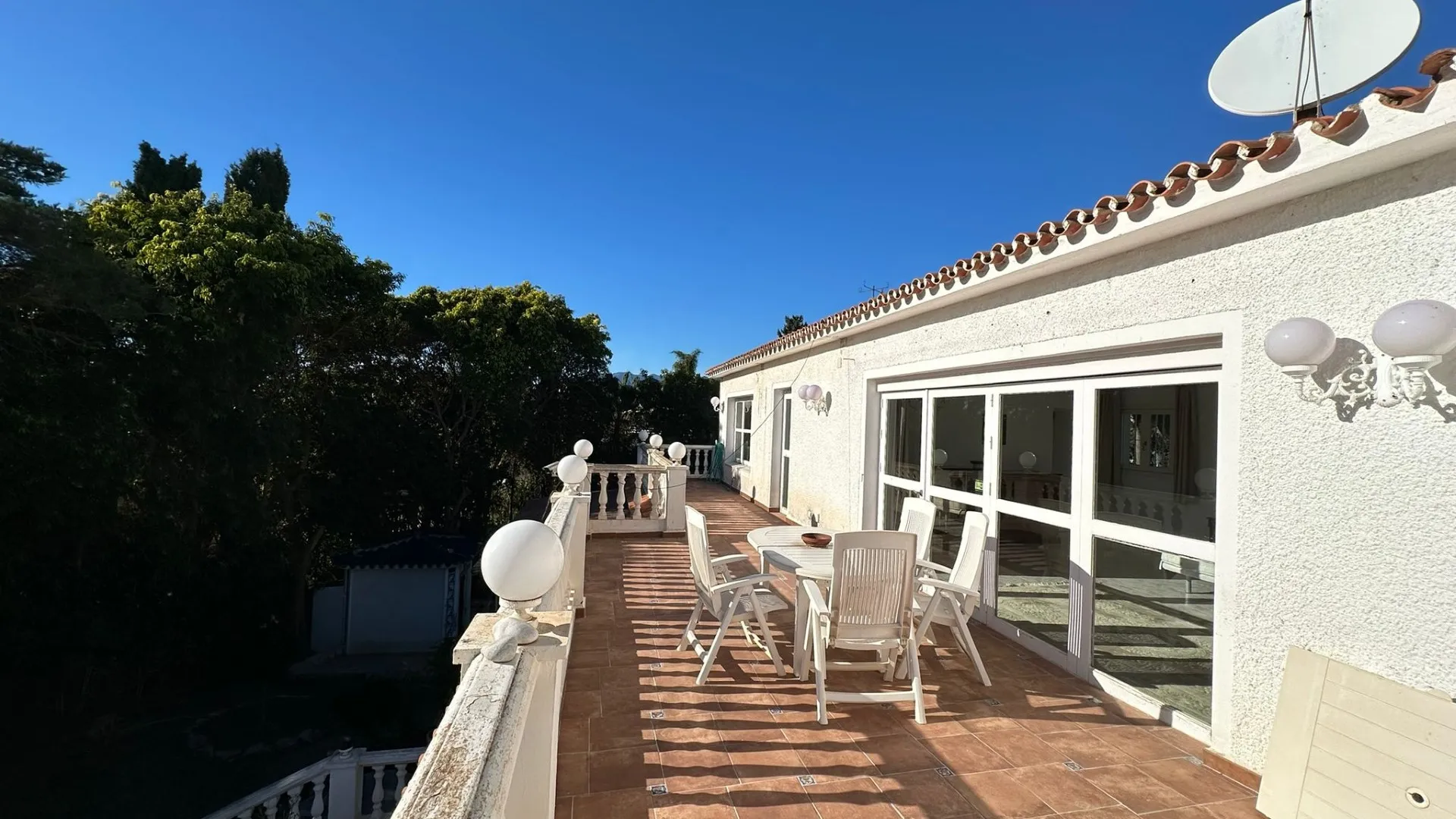 5 bedrooms villa in Marbesa for sale