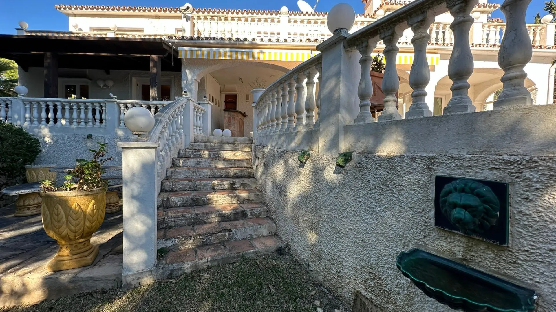 5 bedrooms villa in Marbesa for sale