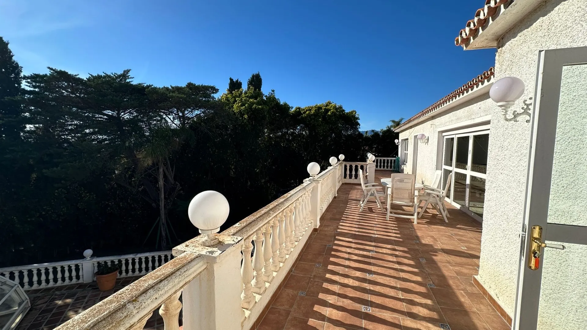 5 bedrooms villa in Marbesa for sale