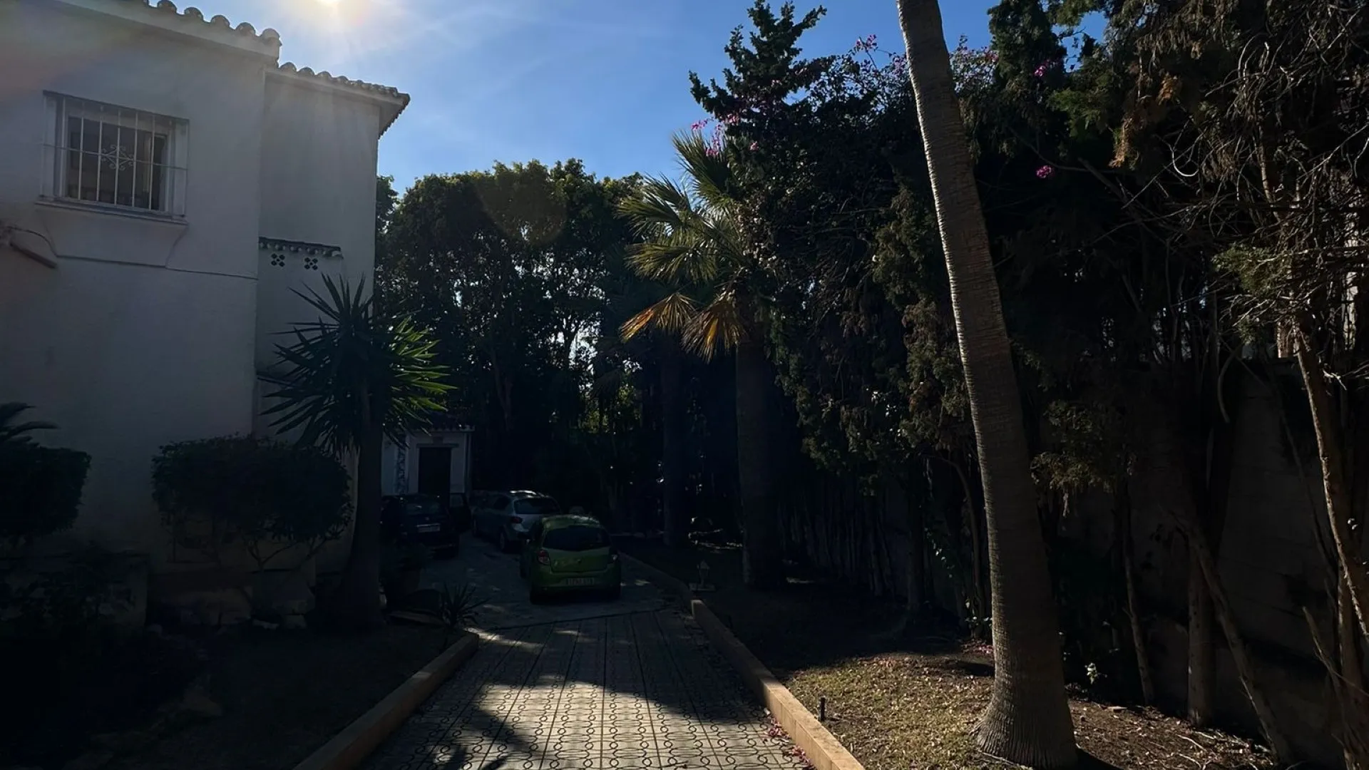 5 bedrooms villa in Marbesa for sale