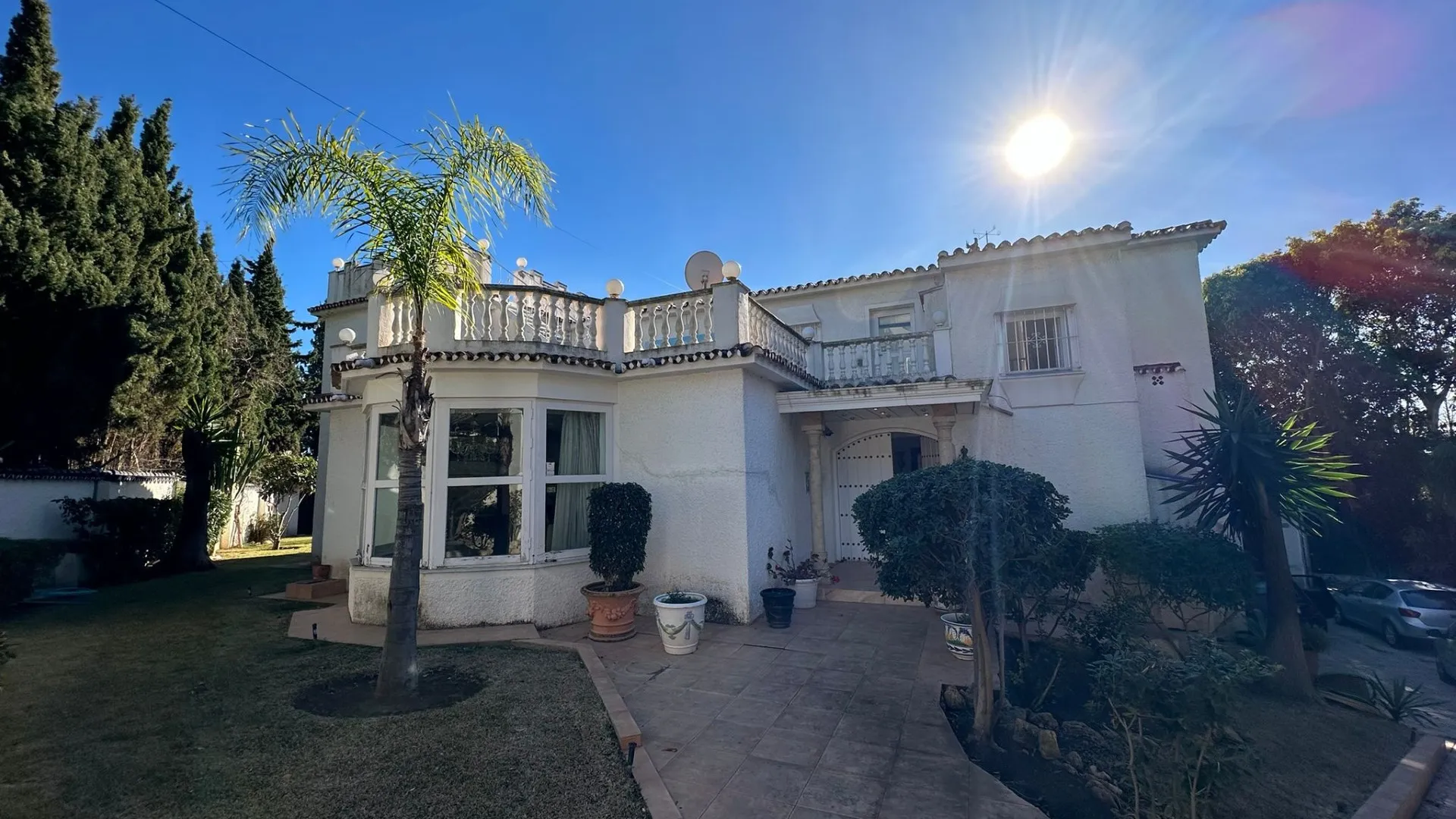5 bedrooms villa in Marbesa for sale