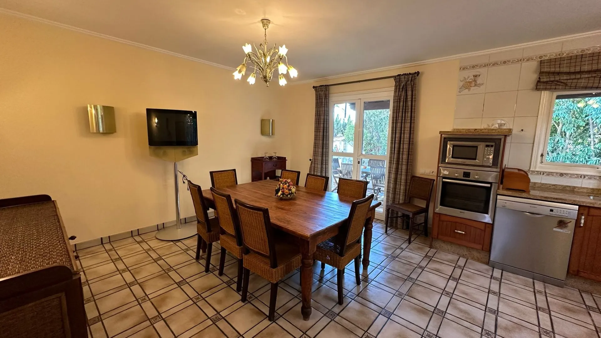 5 bedrooms villa in Marbesa for sale