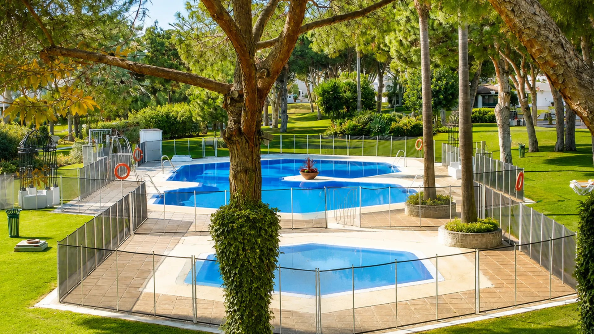 2 bedrooms ground floor apartment in Playas del Duque for sale