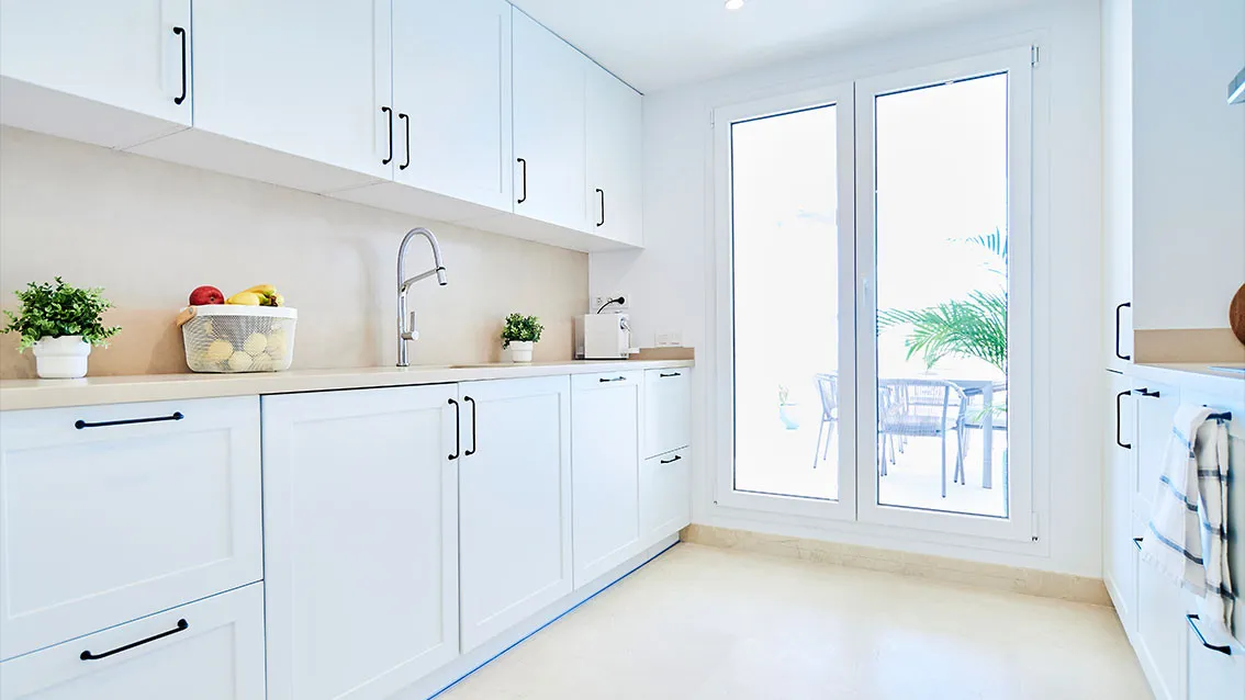 Buy ground floor apartment in Nueva Andalucia