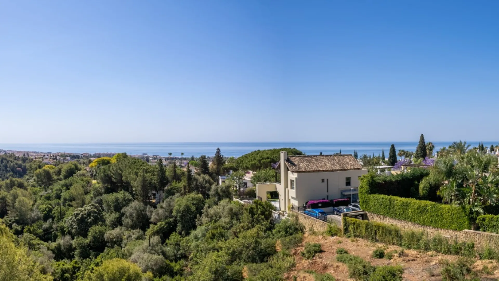 5 bedrooms villa for sale in Cascada de Camojan