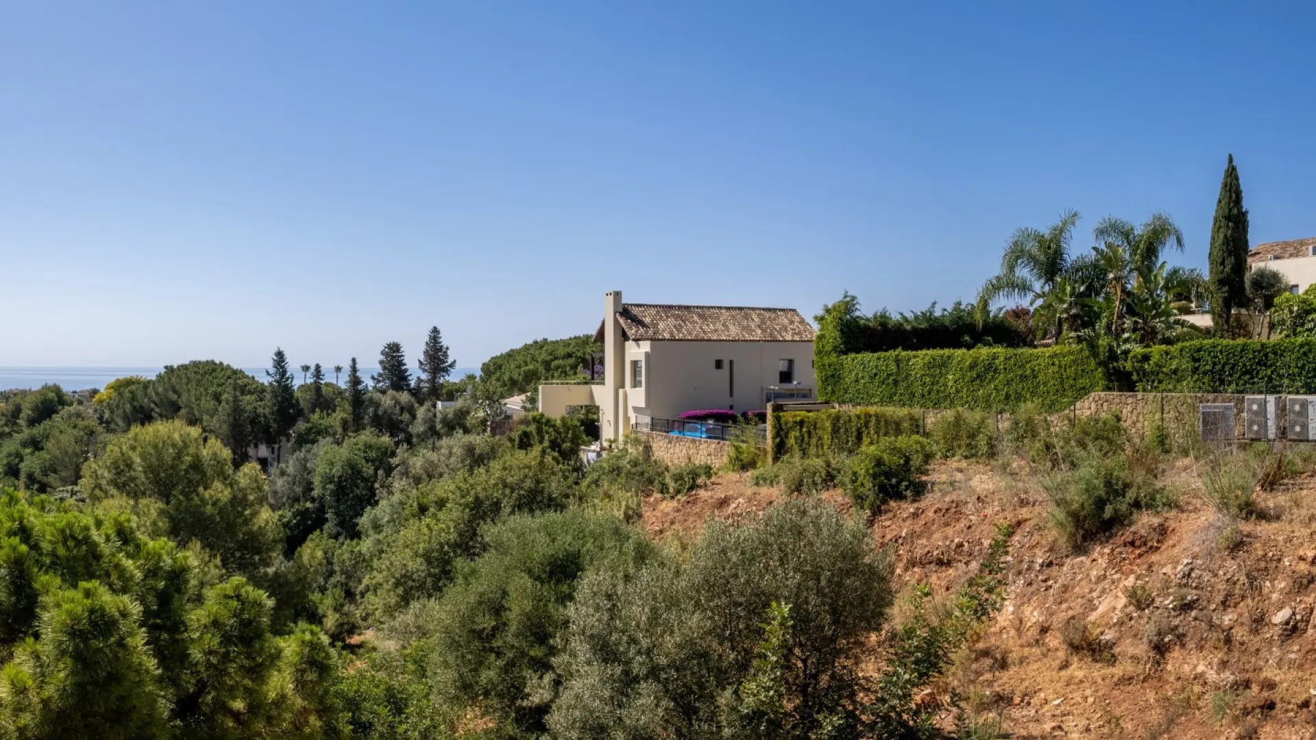 5 bedrooms villa for sale in Cascada de Camojan