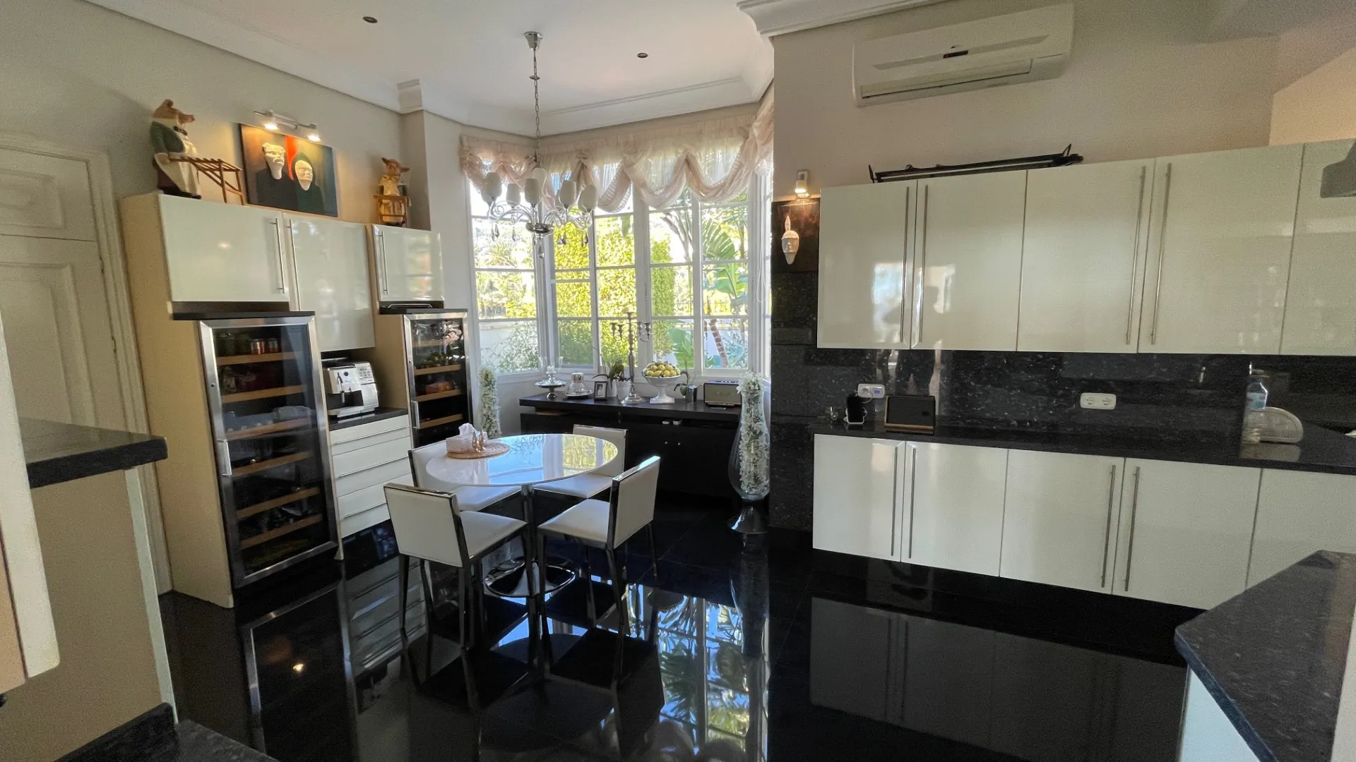 Comprar villa de 8 dormitorios en Mijas Pueblo