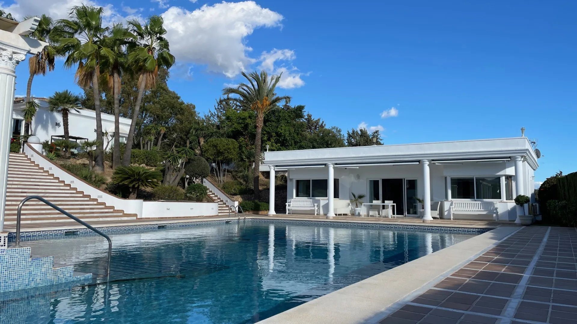 Comprar villa de 8 dormitorios en Mijas Pueblo