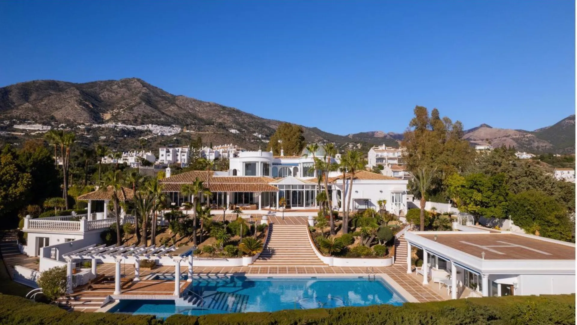 Comprar villa de 8 dormitorios en Mijas Pueblo