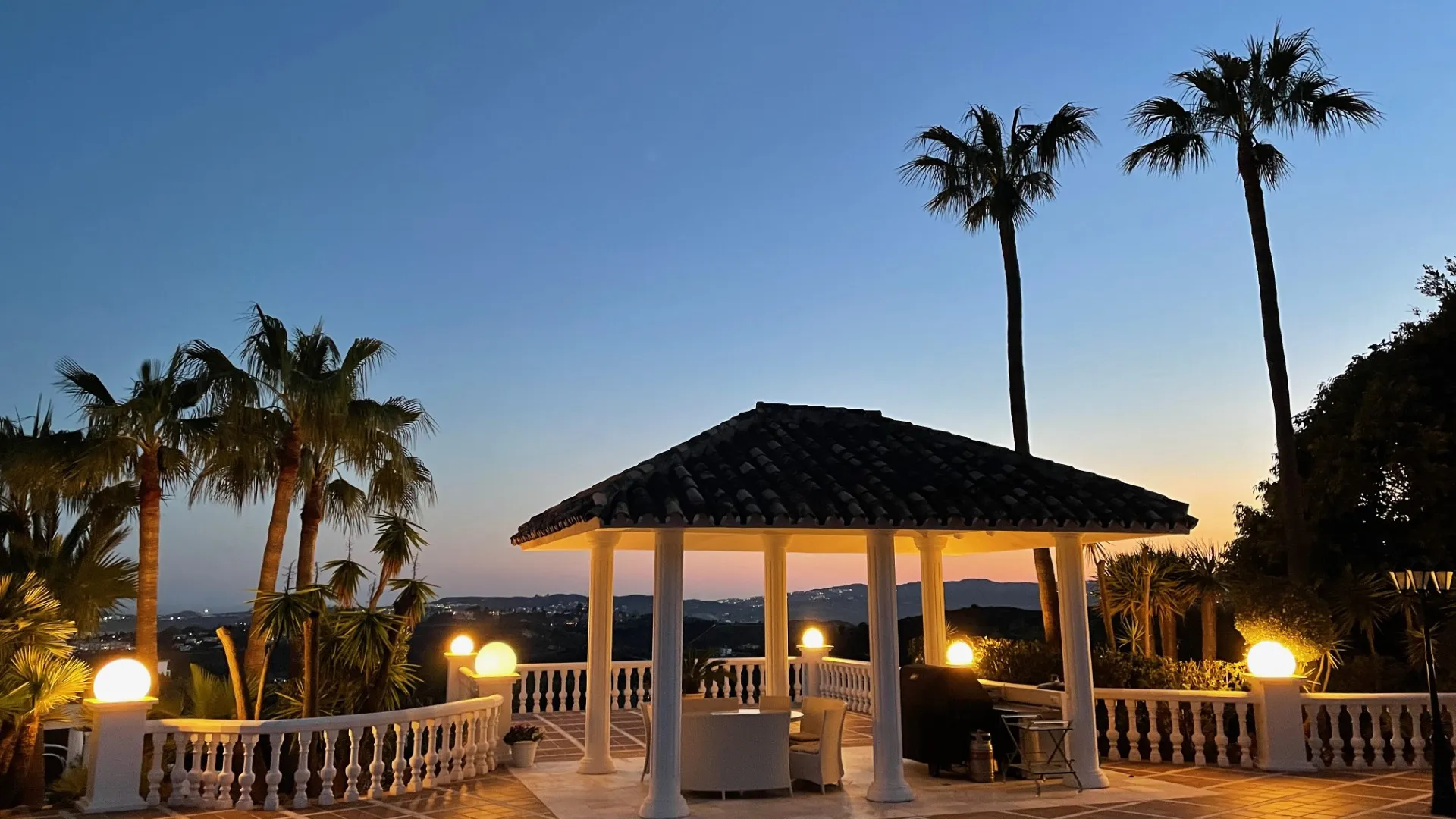 Comprar villa de 8 dormitorios en Mijas Pueblo