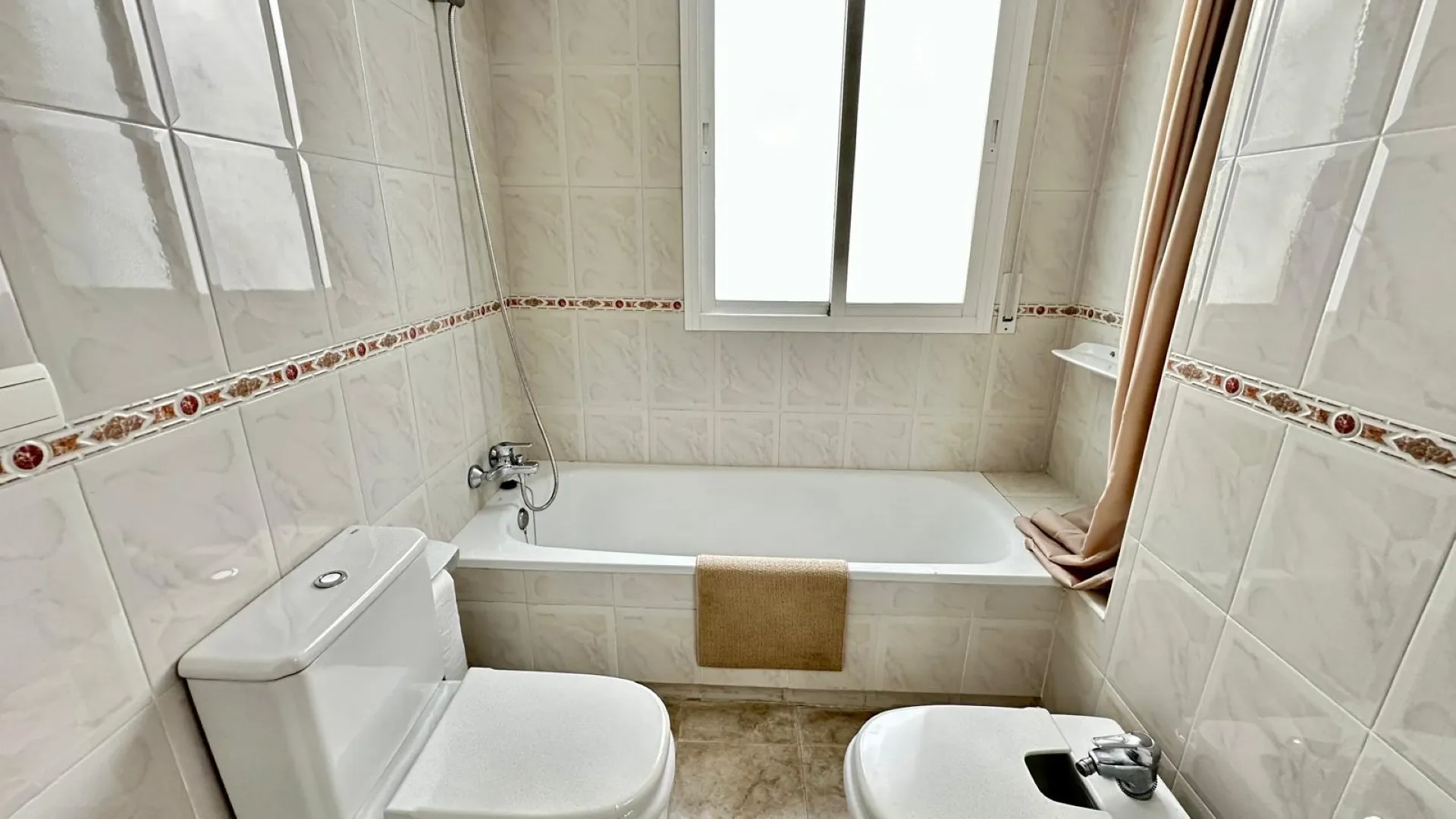Se vende apartamento en Lorcrisur de 2 dormitorios