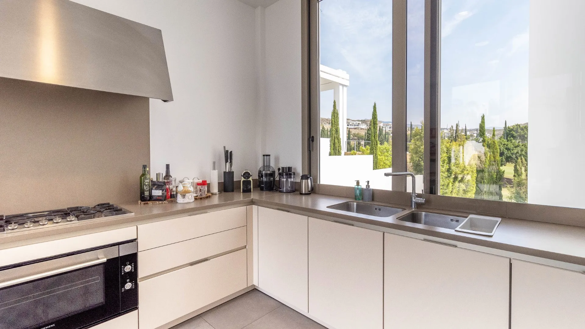 Villa en venta en Los Flamingos Golf con 6 dormitorios