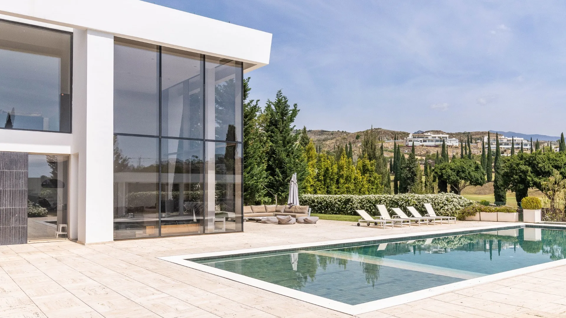 Villa en venta en Los Flamingos Golf con 6 dormitorios