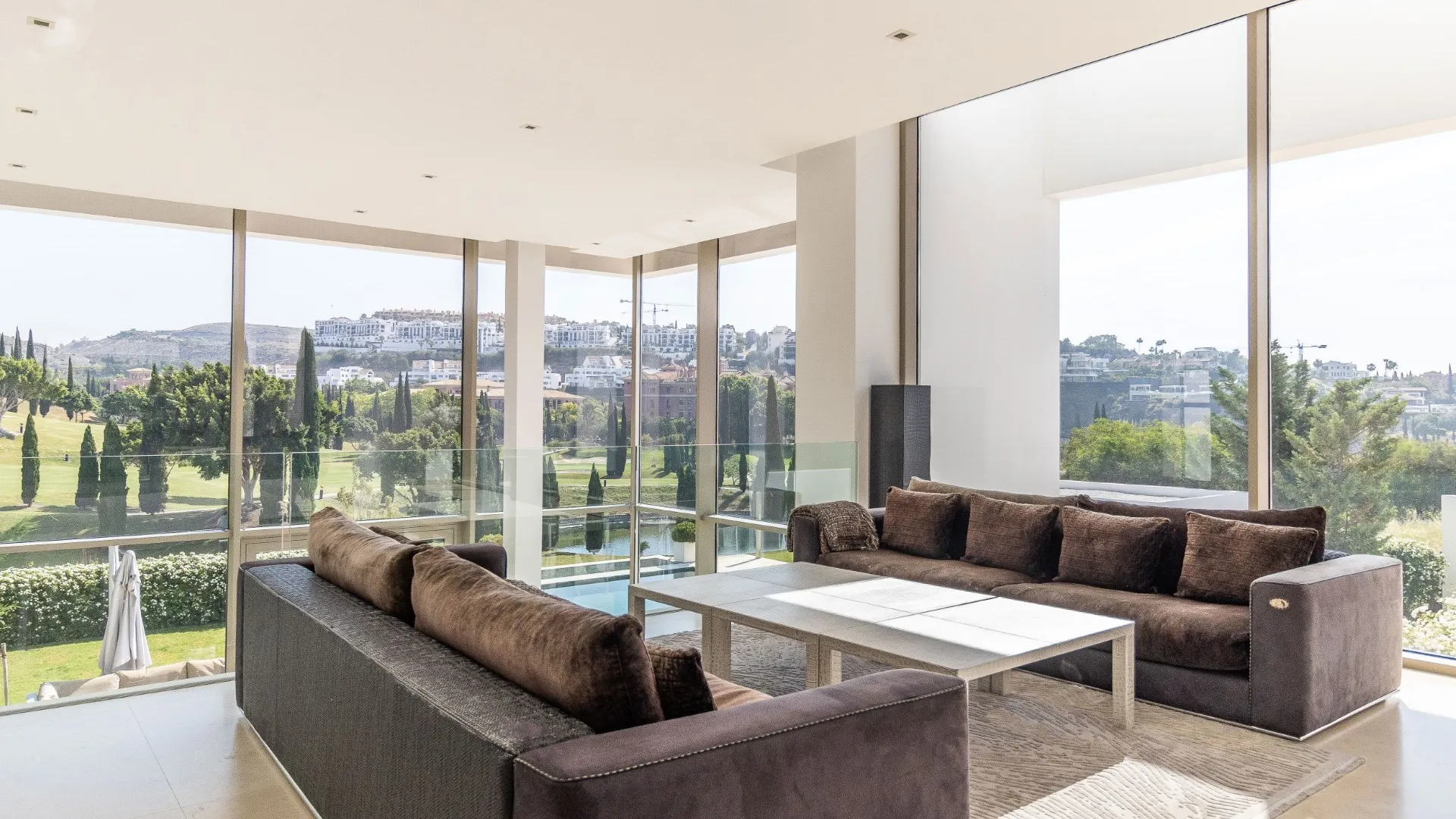 Villa en venta en Los Flamingos Golf con 6 dormitorios