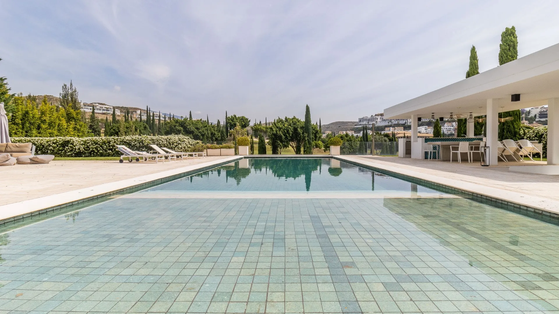 Villa en venta en Los Flamingos Golf con 6 dormitorios