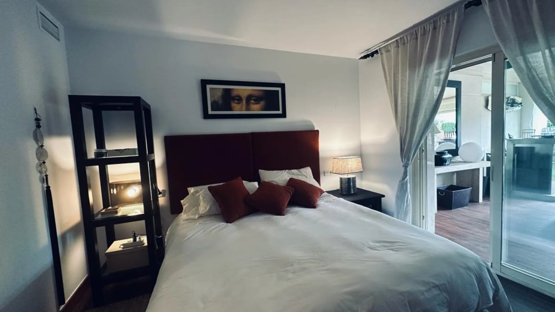 Se vende apartamento planta baja de 3 dormitorios en Marbella Golden Mile