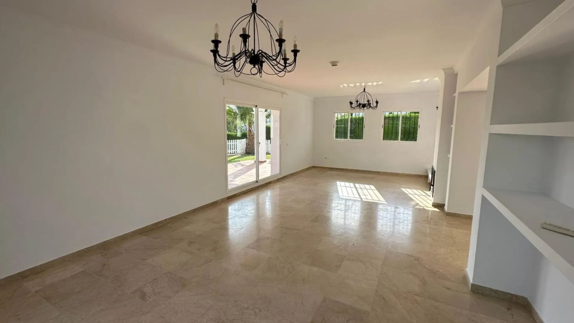 Comprar villa de 5 dormitorios en Marbella Country Club