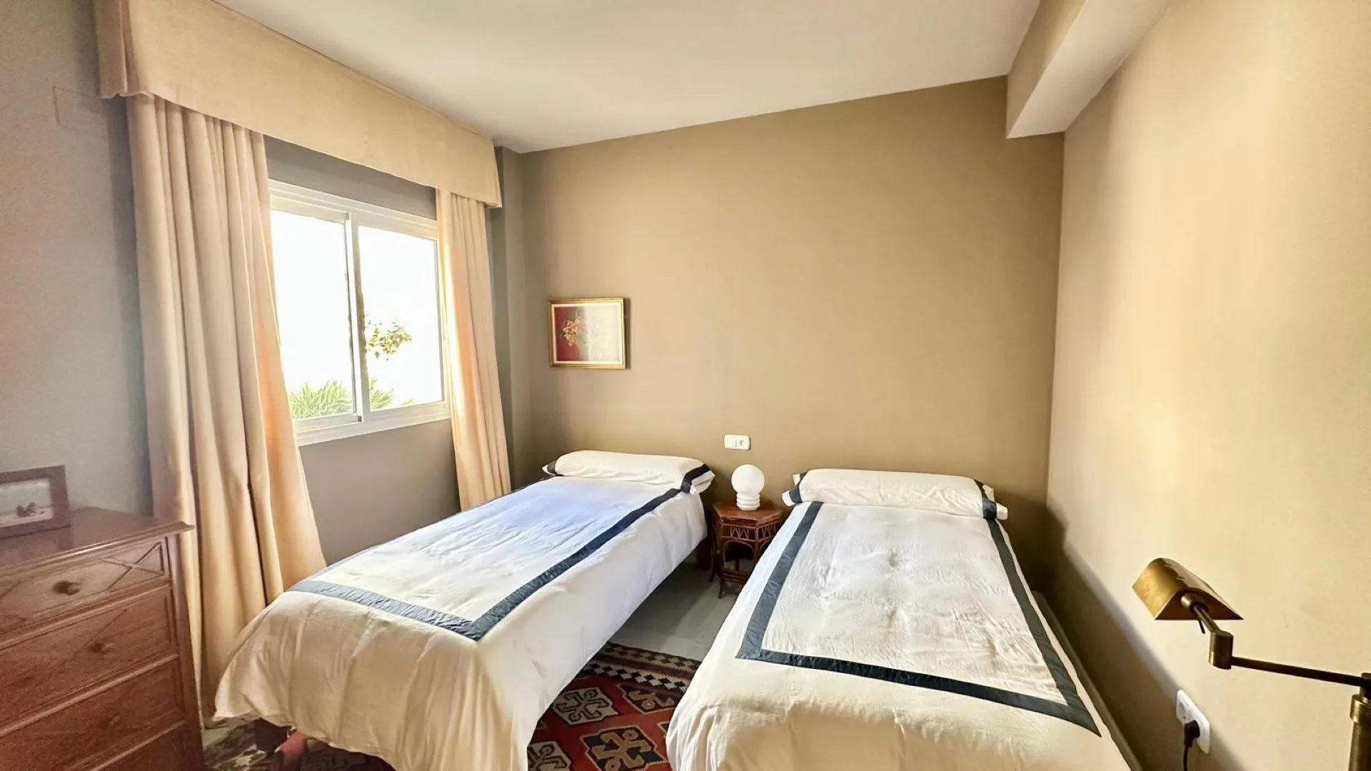 For sale Aloha Mirasierra apartment with 2 bedrooms