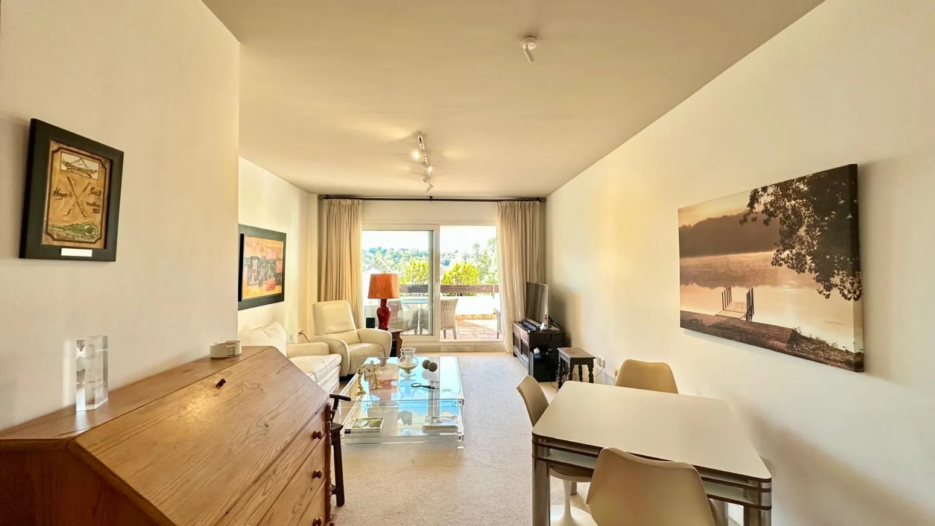 For sale Aloha Mirasierra apartment with 2 bedrooms