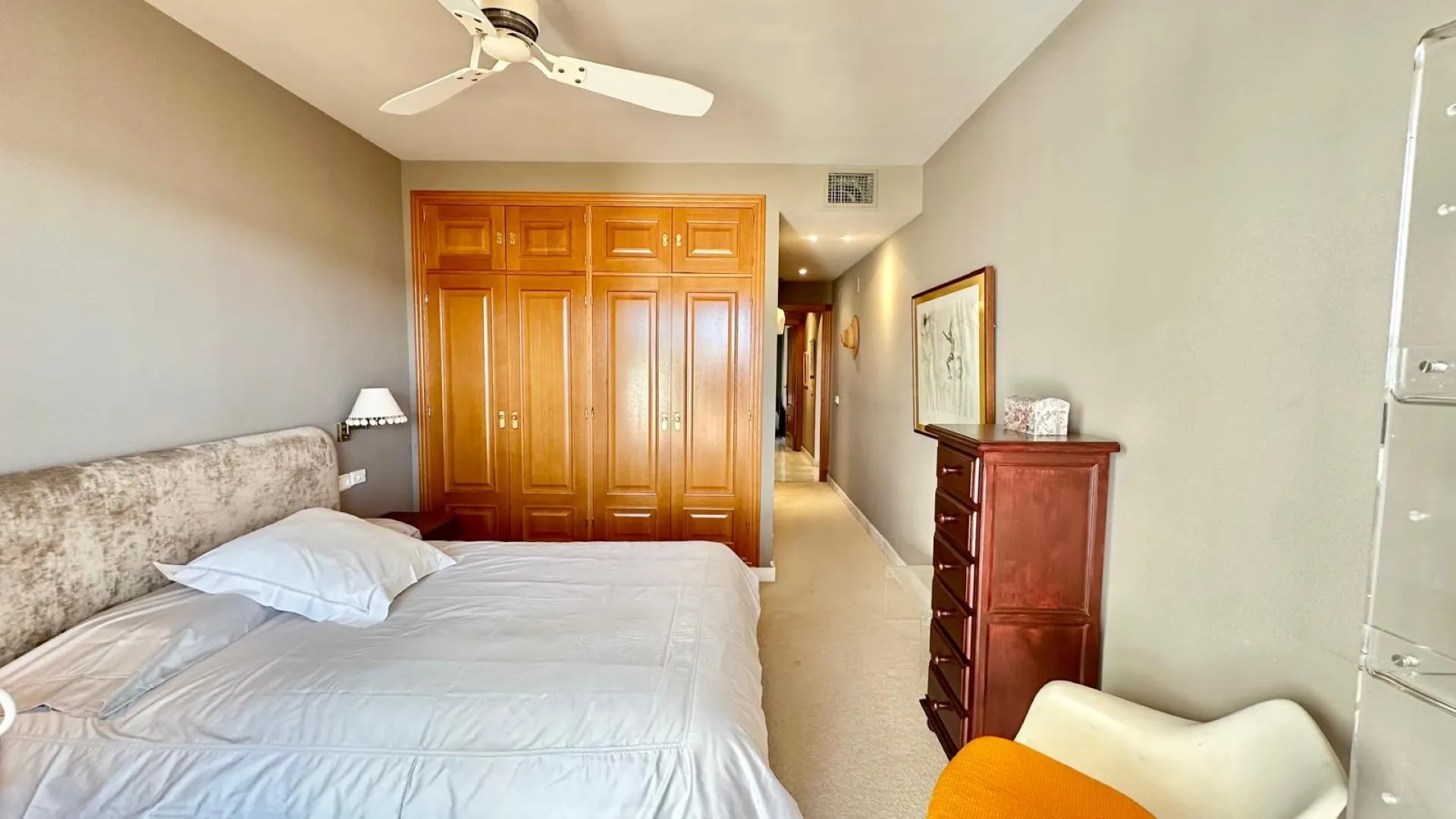 For sale Aloha Mirasierra apartment with 2 bedrooms