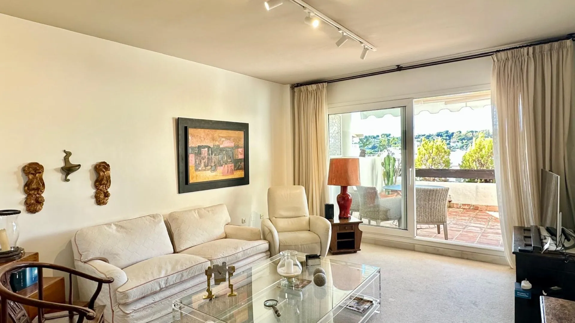For sale Aloha Mirasierra apartment with 2 bedrooms