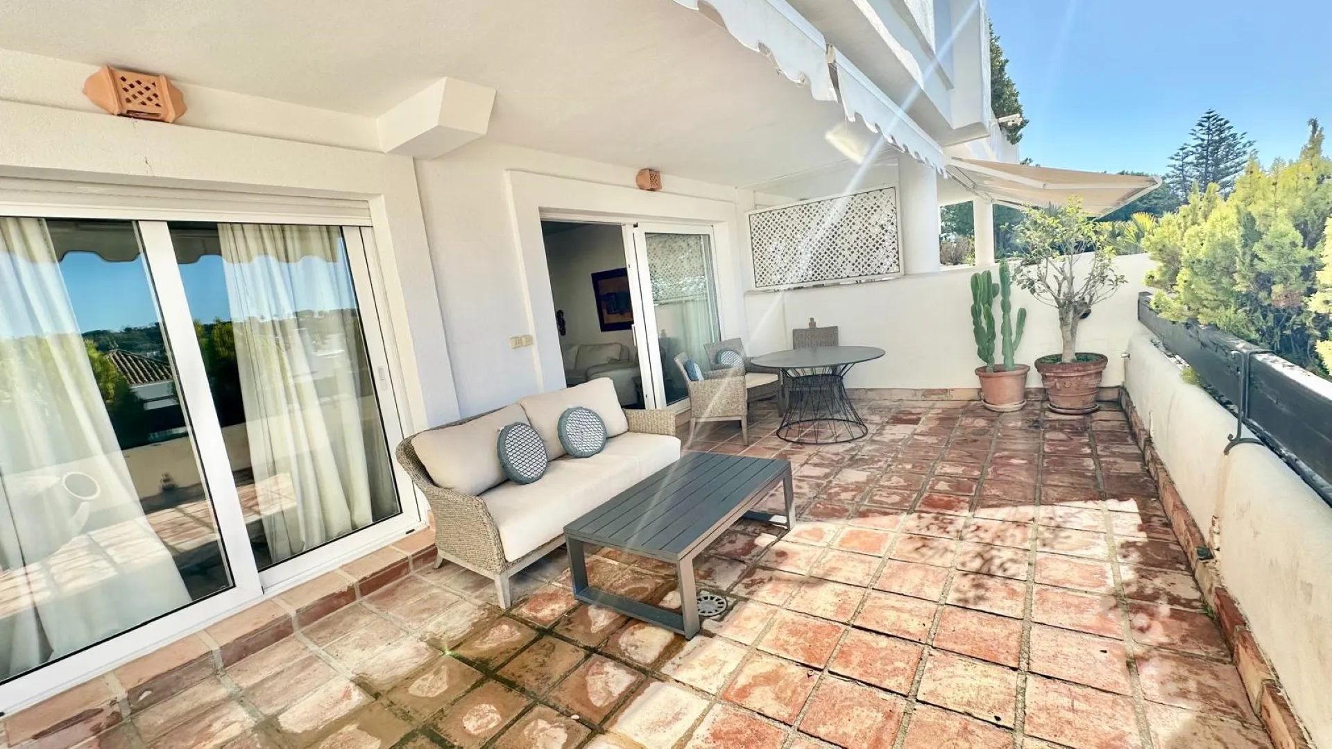 For sale Aloha Mirasierra apartment with 2 bedrooms