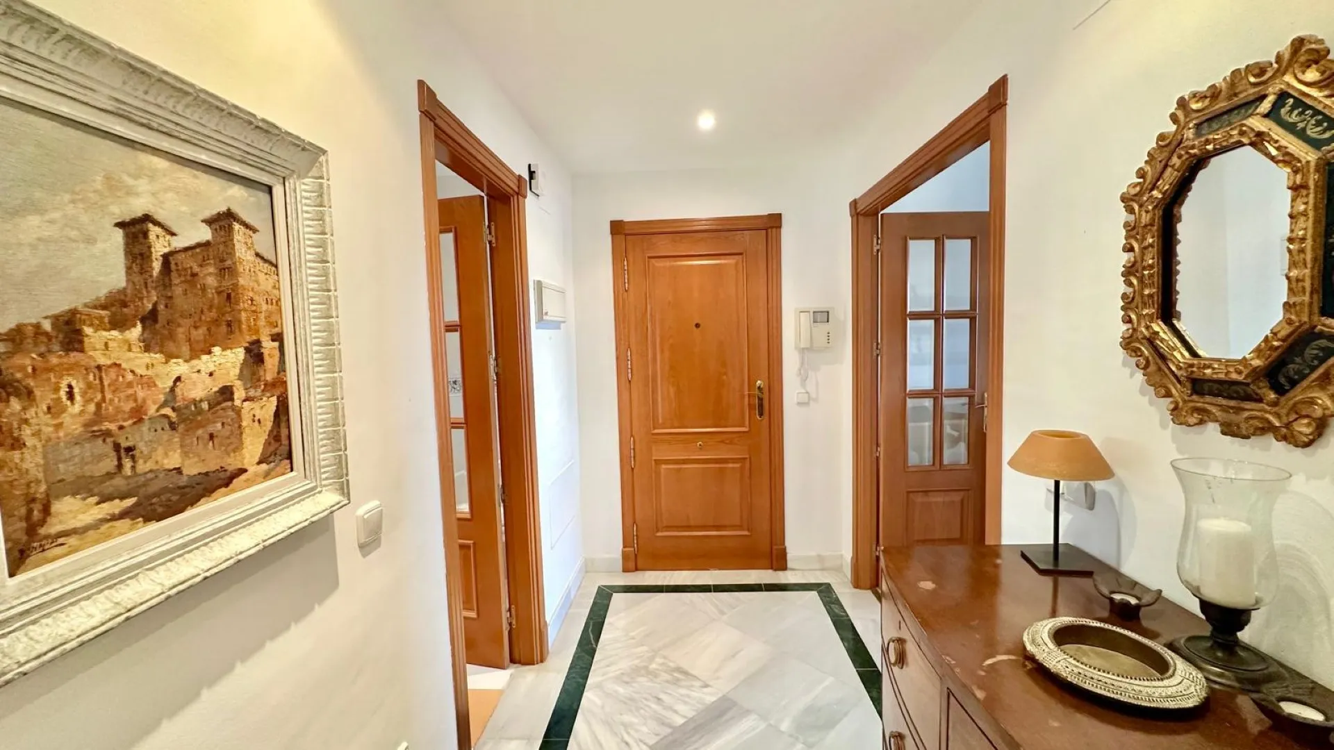 For sale Aloha Mirasierra apartment with 2 bedrooms