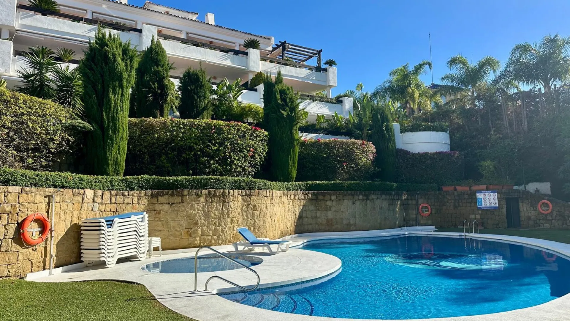 For sale Aloha Mirasierra apartment with 2 bedrooms