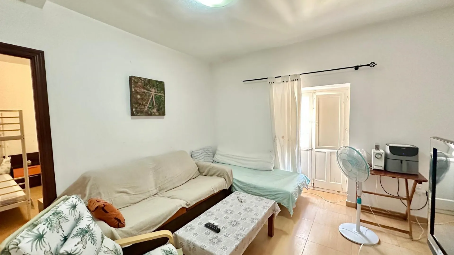 Buy town house with 8 bedrooms in Marbella Centro