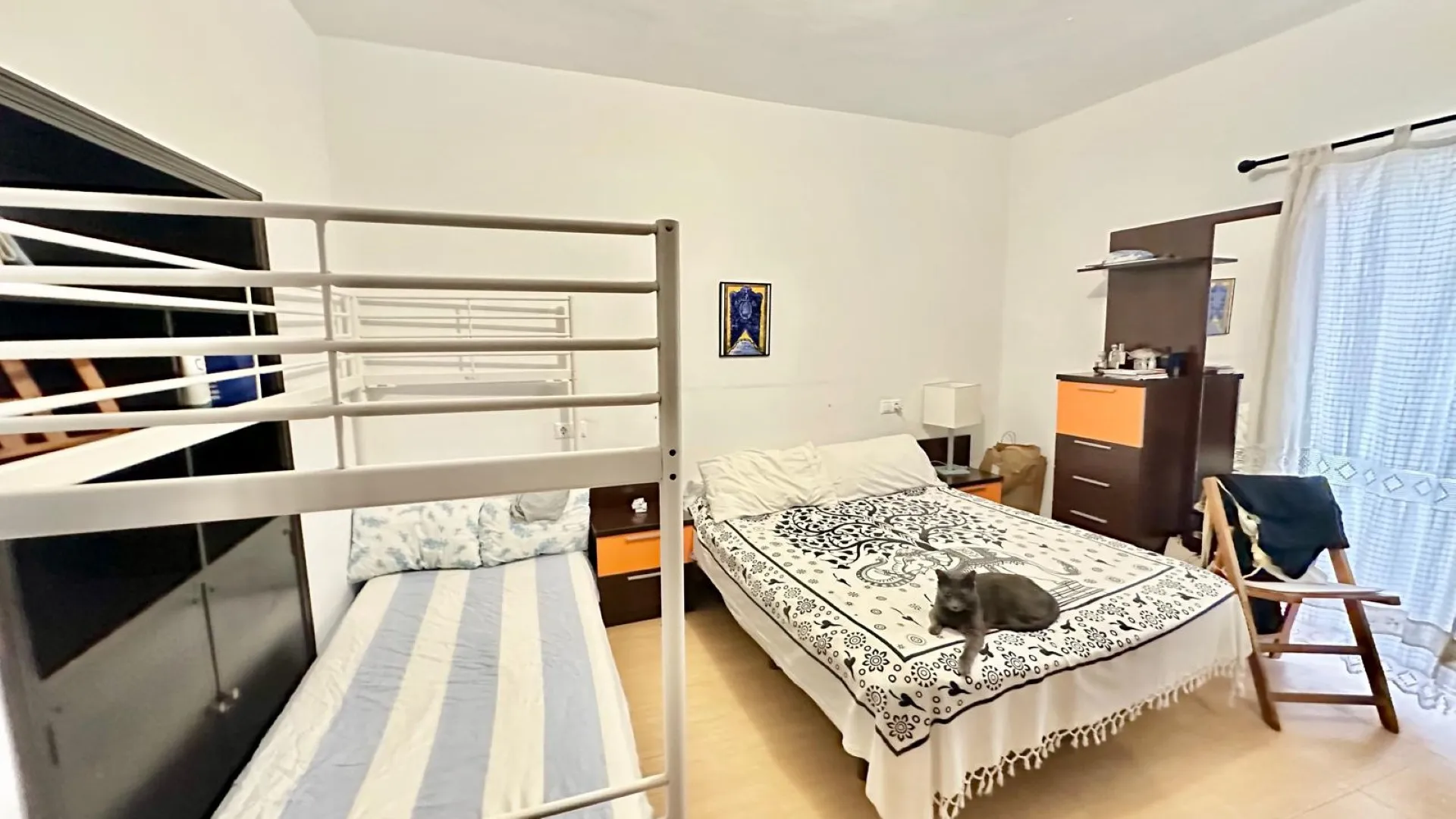 Buy town house with 8 bedrooms in Marbella Centro