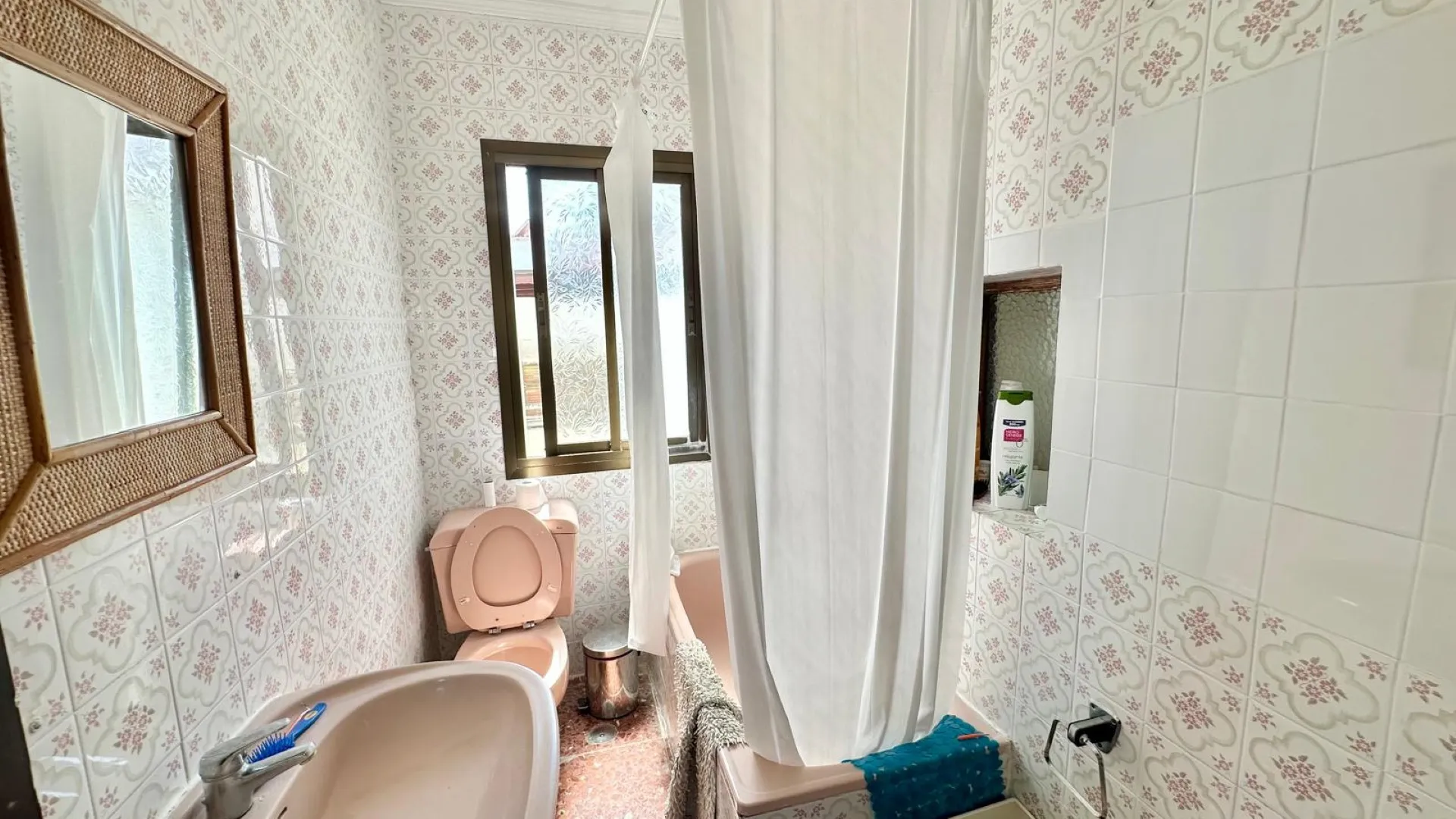 Buy town house with 8 bedrooms in Marbella Centro