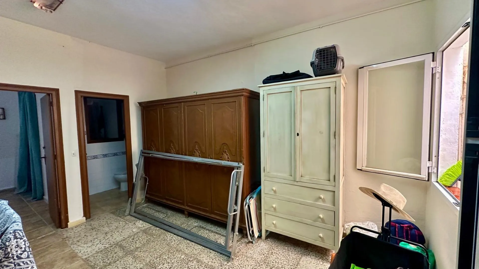 Buy town house with 8 bedrooms in Marbella Centro