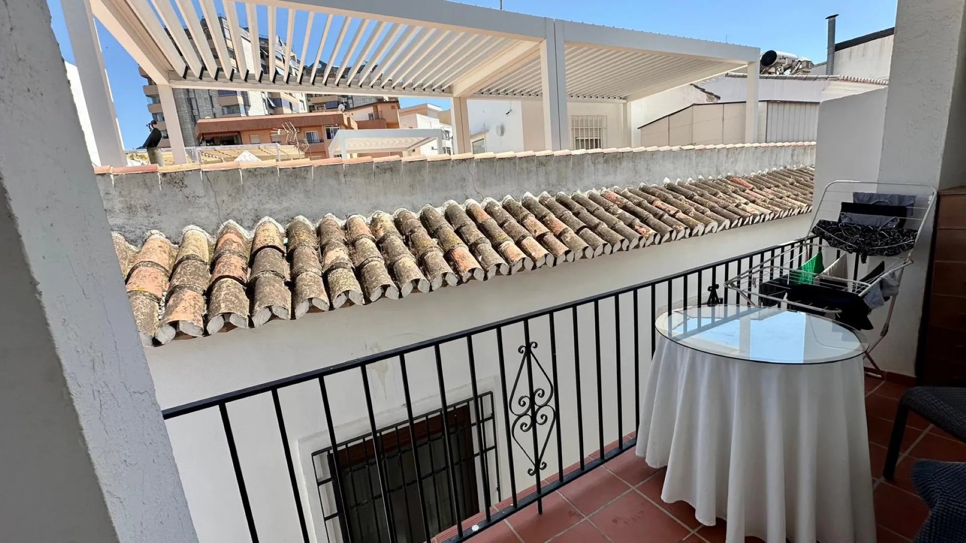 Buy town house with 8 bedrooms in Marbella Centro