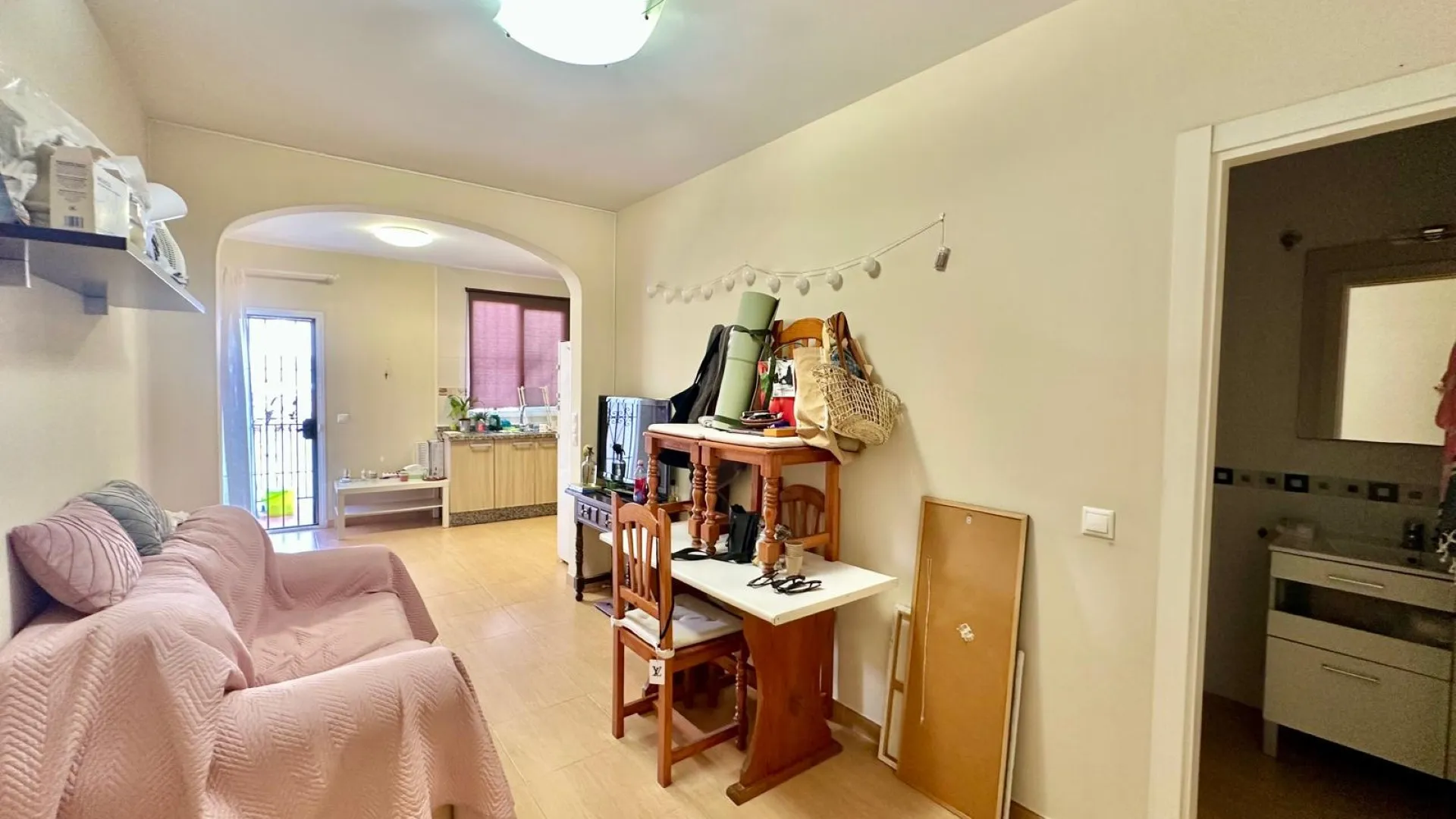 Buy town house with 8 bedrooms in Marbella Centro
