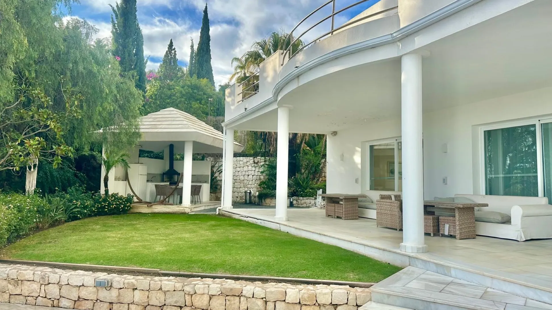 Comprar villa en El Herrojo