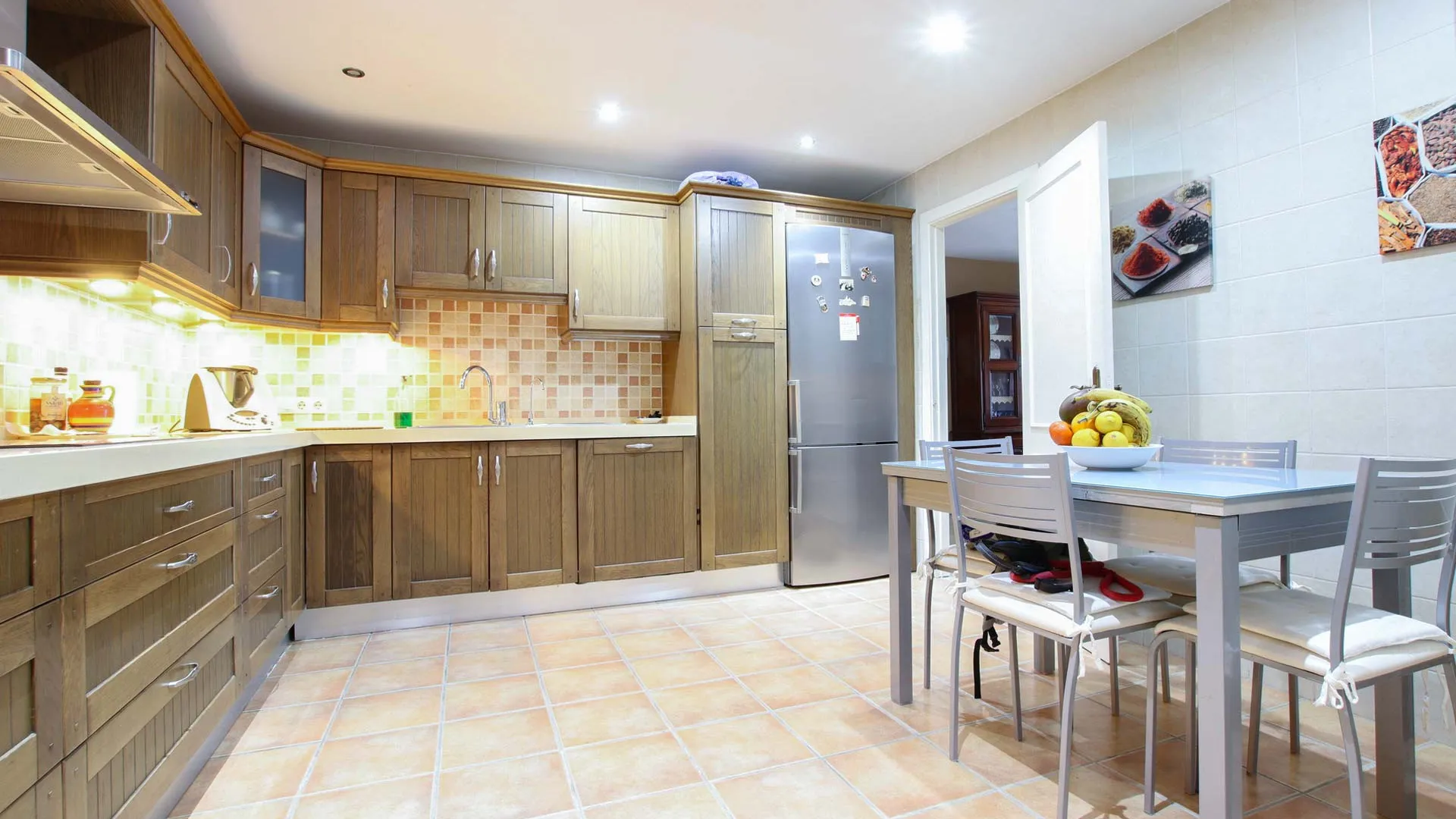 Se vende apartamento planta baja en Nueva Andalucia de 3 dormitorios