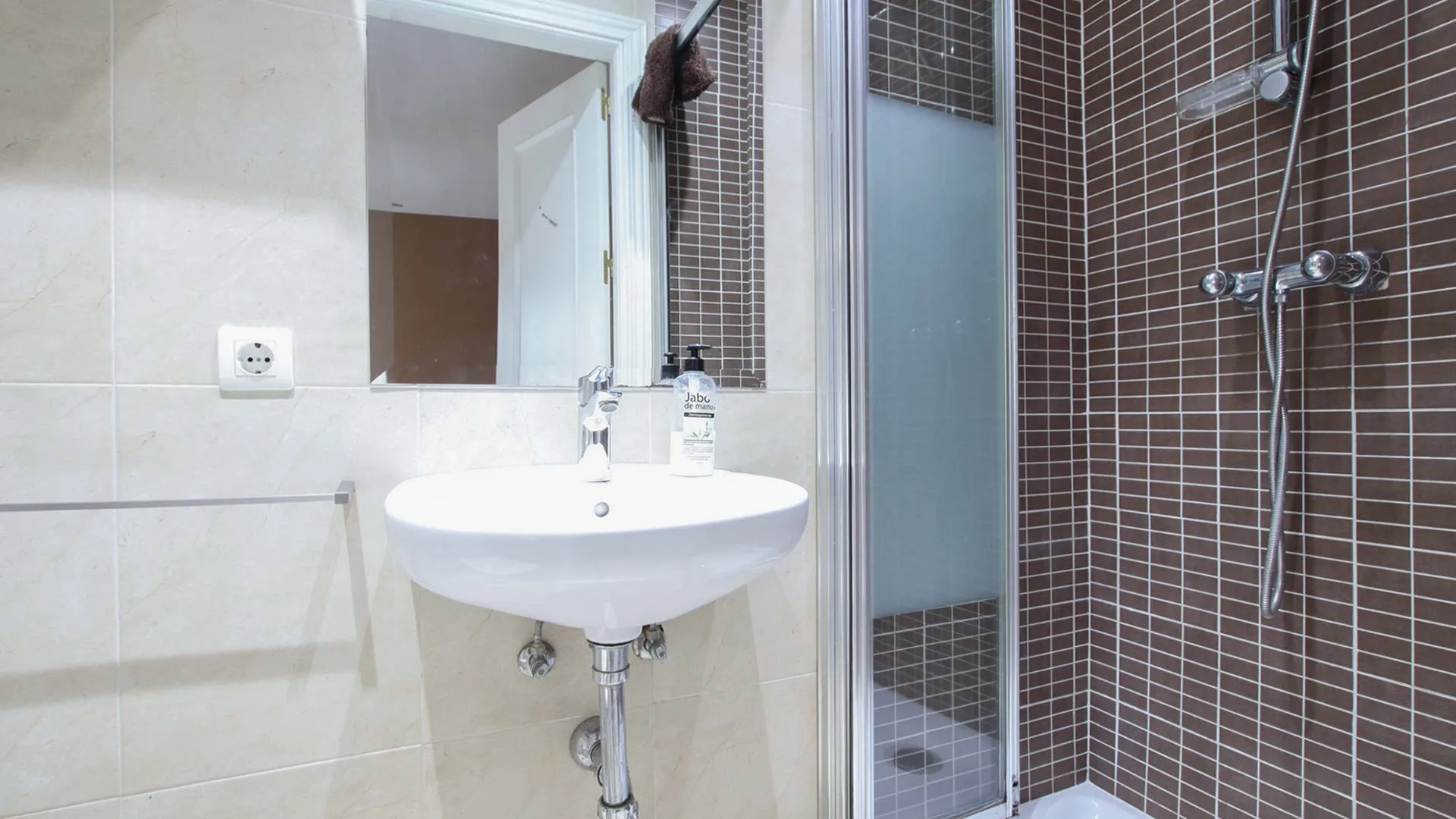 Se vende apartamento planta baja en Nueva Andalucia de 3 dormitorios