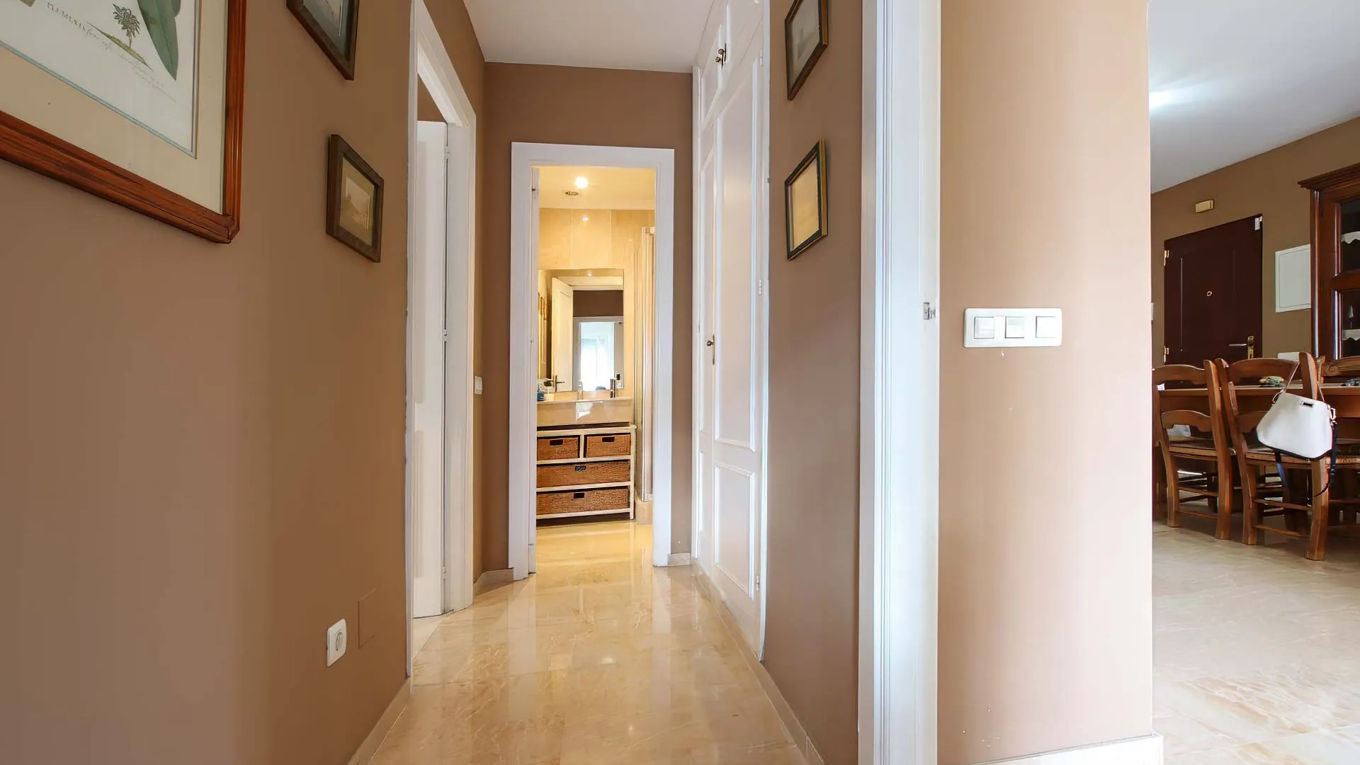 Se vende apartamento planta baja en Nueva Andalucia de 3 dormitorios