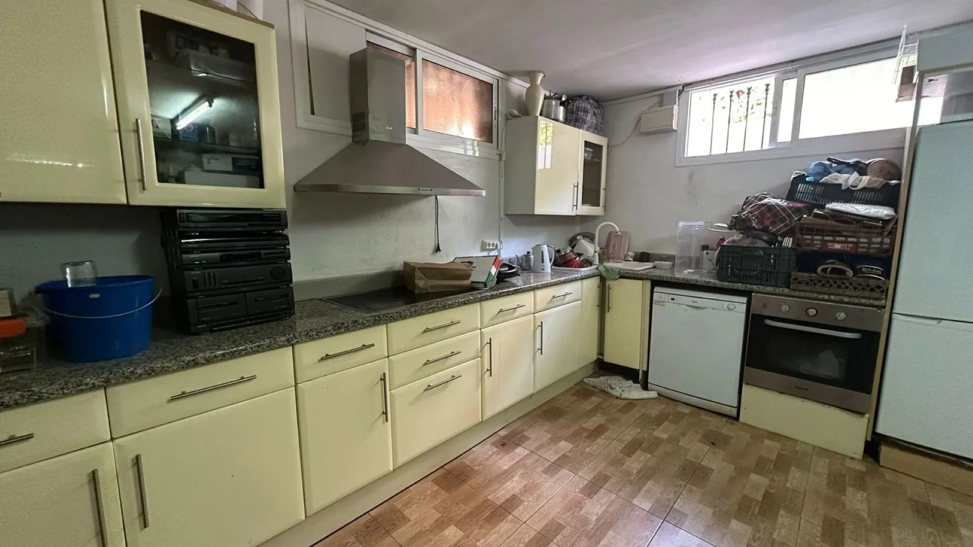 For sale town house with 4 bedrooms in Valdeolletas
