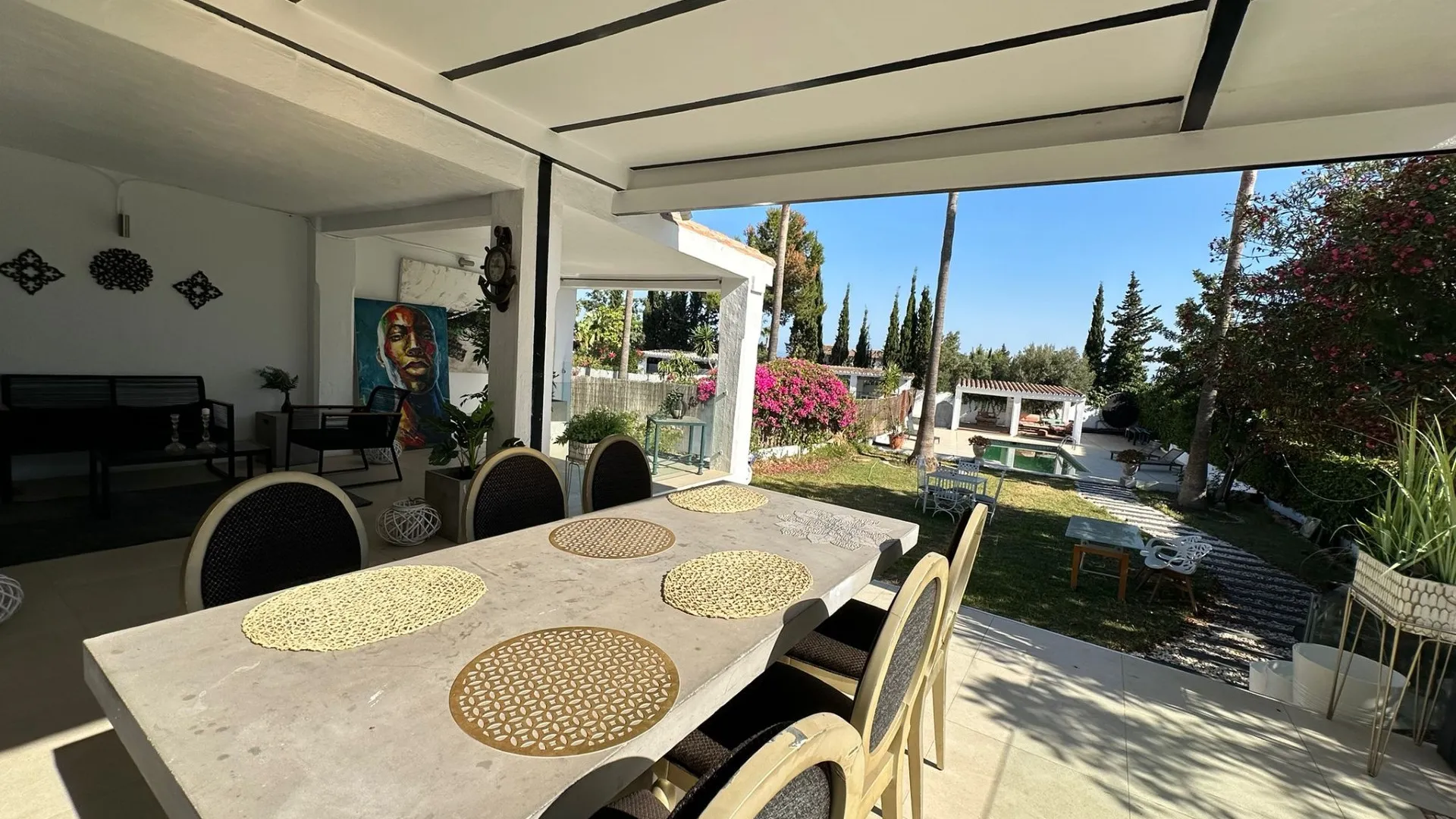 For sale town house with 4 bedrooms in Valdeolletas