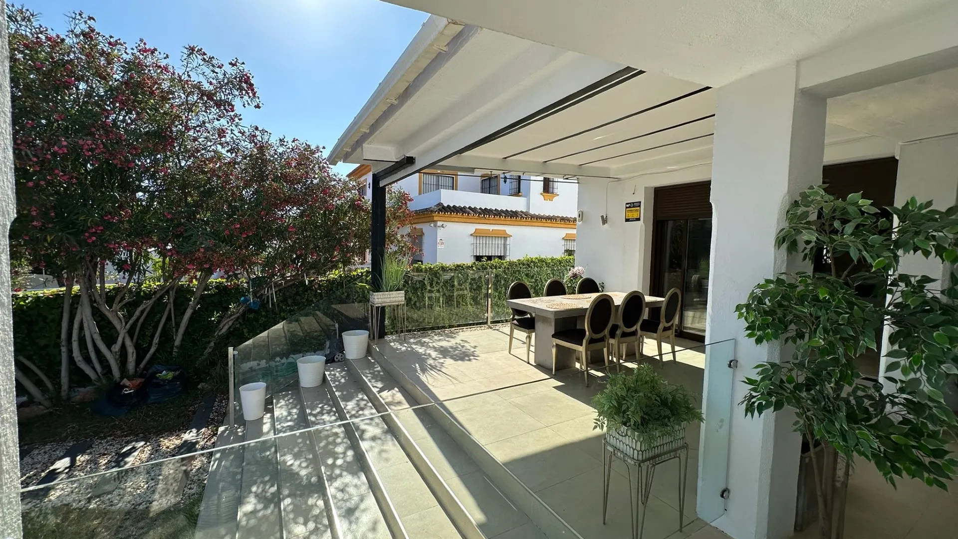 For sale town house with 4 bedrooms in Valdeolletas
