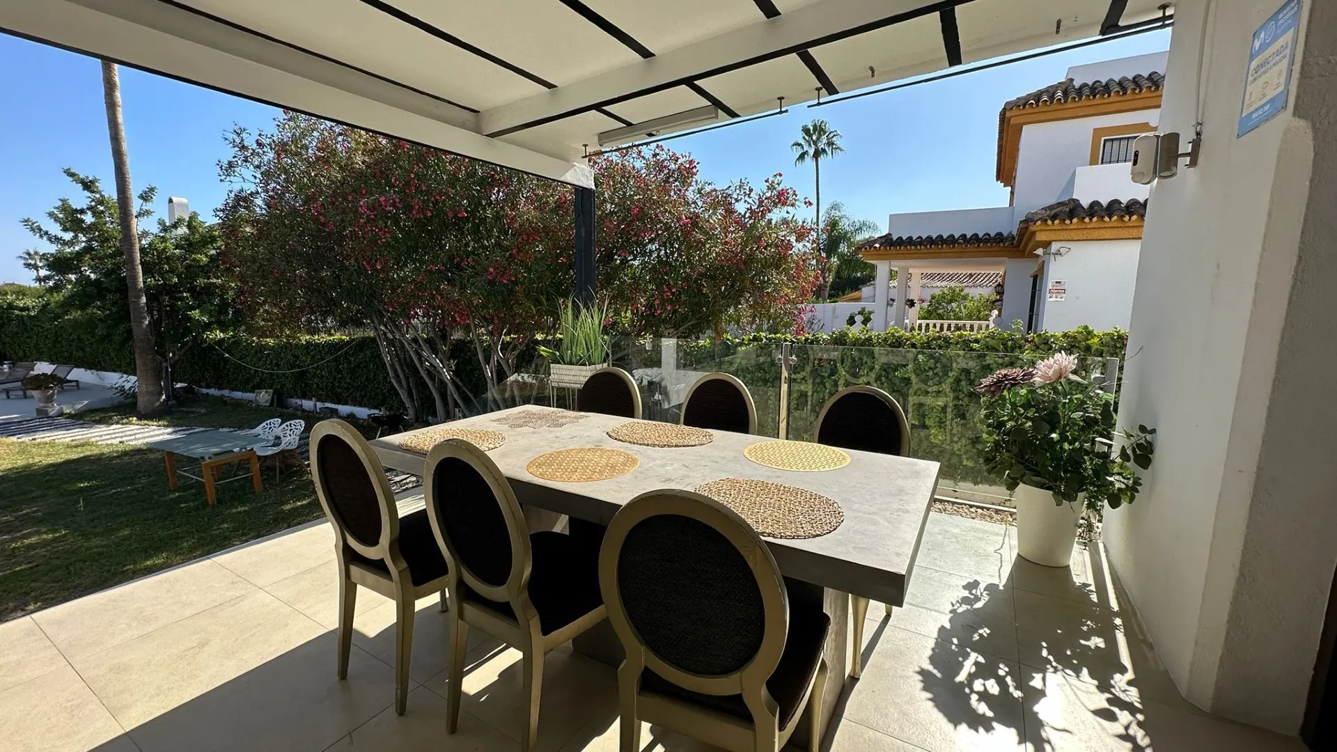 For sale town house with 4 bedrooms in Valdeolletas