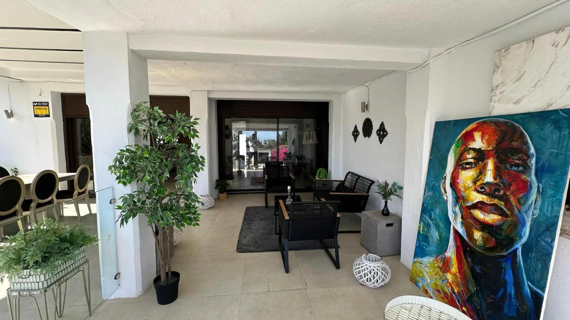 For sale town house with 4 bedrooms in Valdeolletas