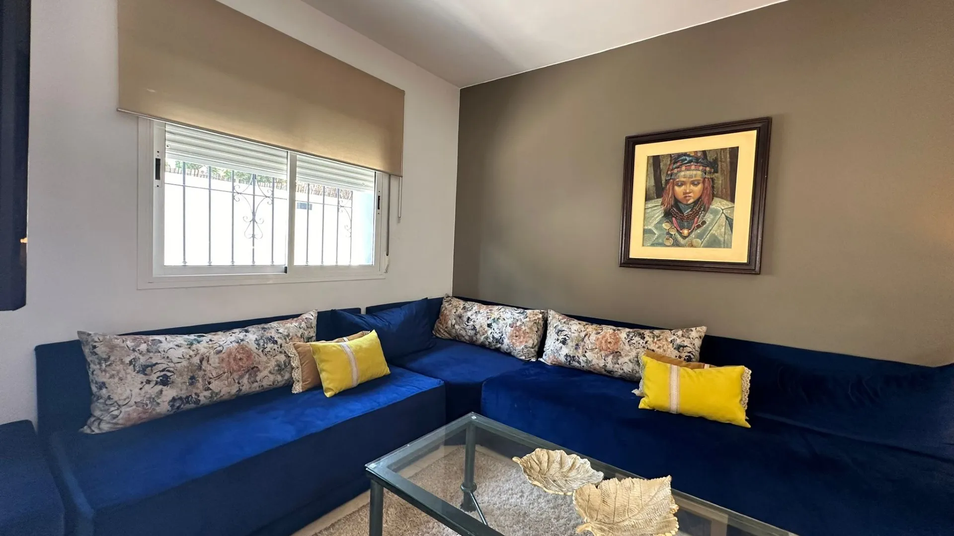 For sale town house with 4 bedrooms in Valdeolletas