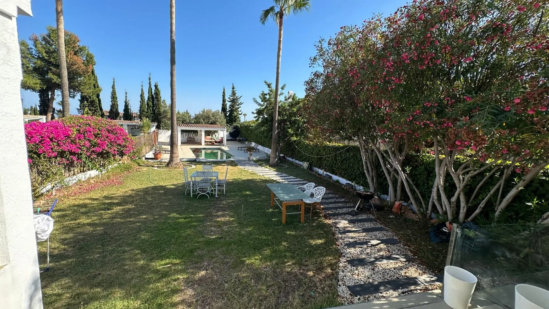 For sale town house with 4 bedrooms in Valdeolletas