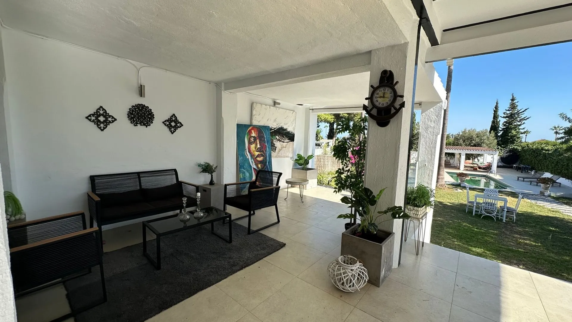 For sale town house with 4 bedrooms in Valdeolletas