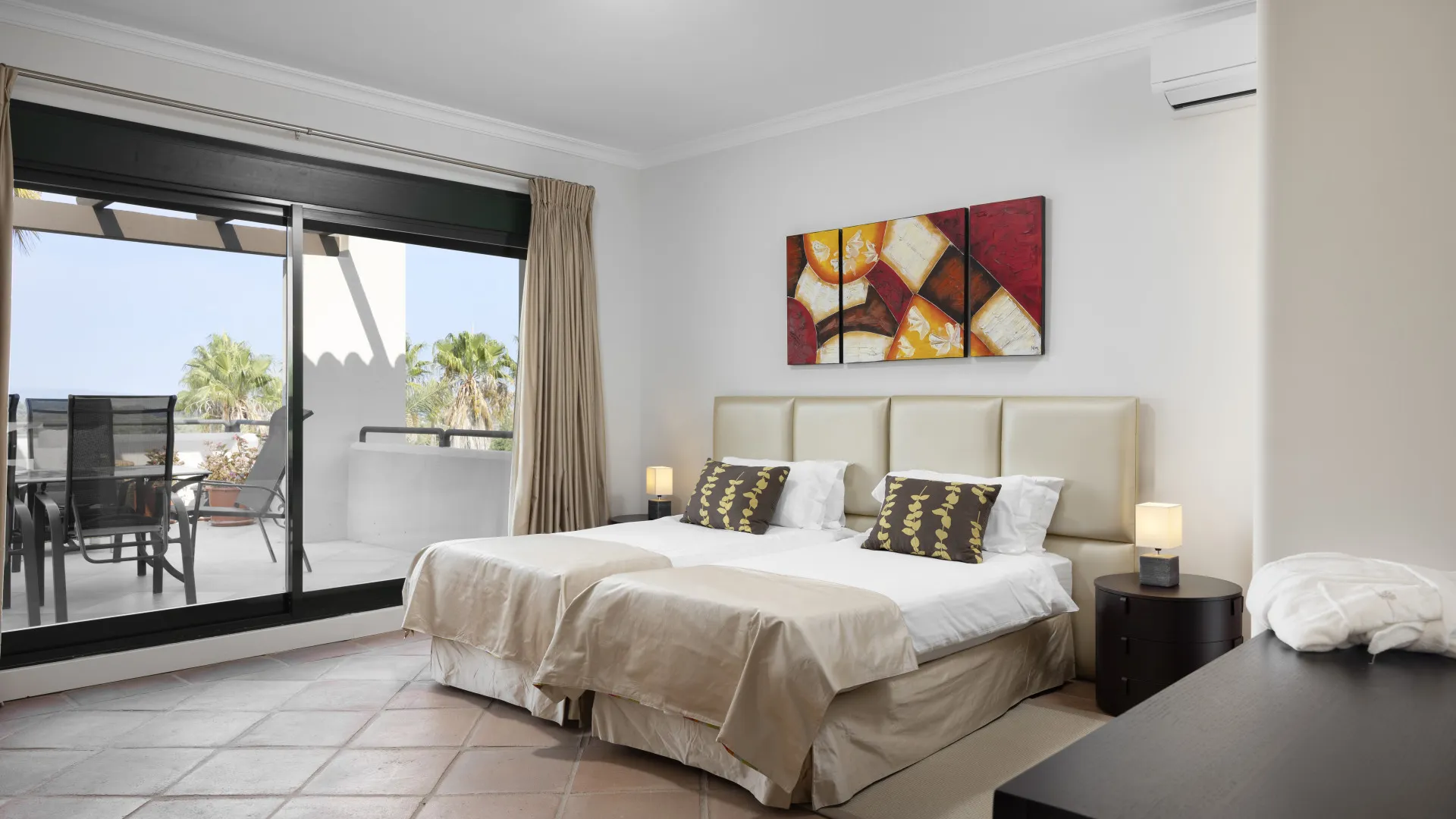 Villa for sale in Zona F with 4 bedrooms