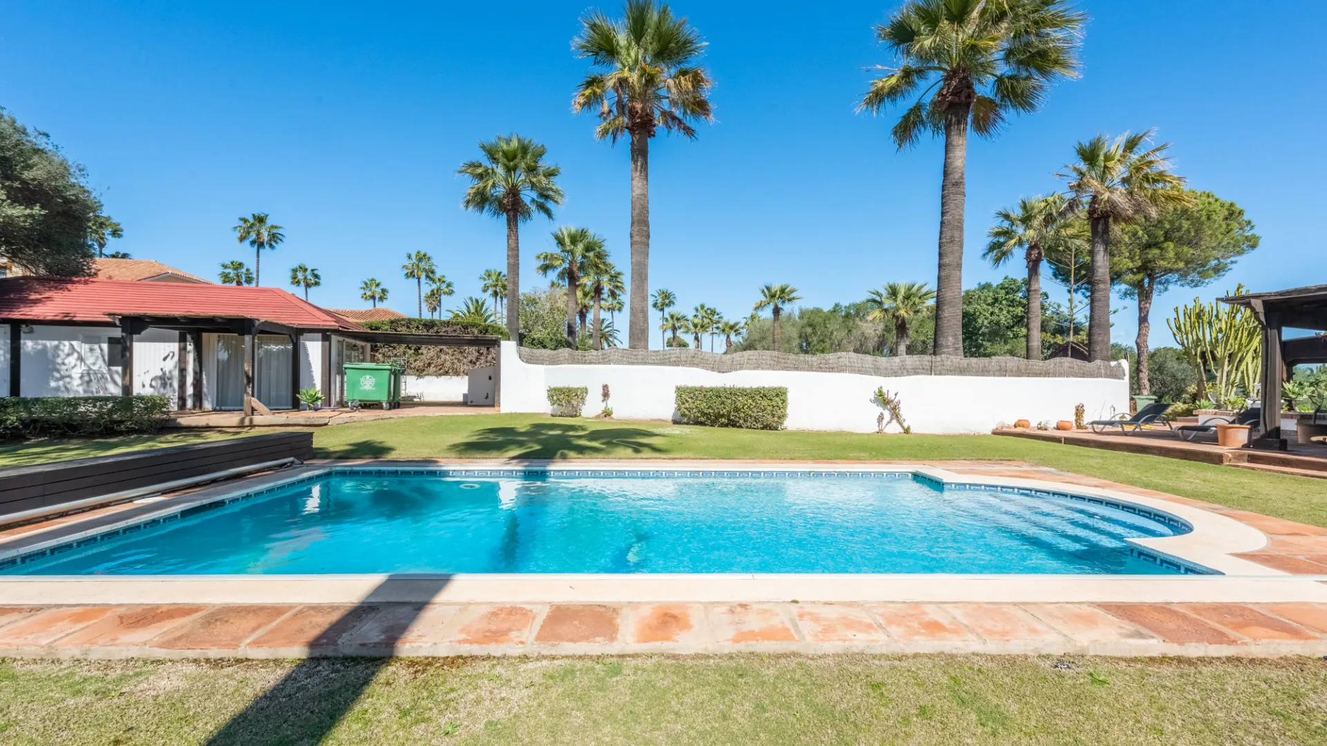 Se vende villa en Sotogrande Costa Central con 5 dormitorios