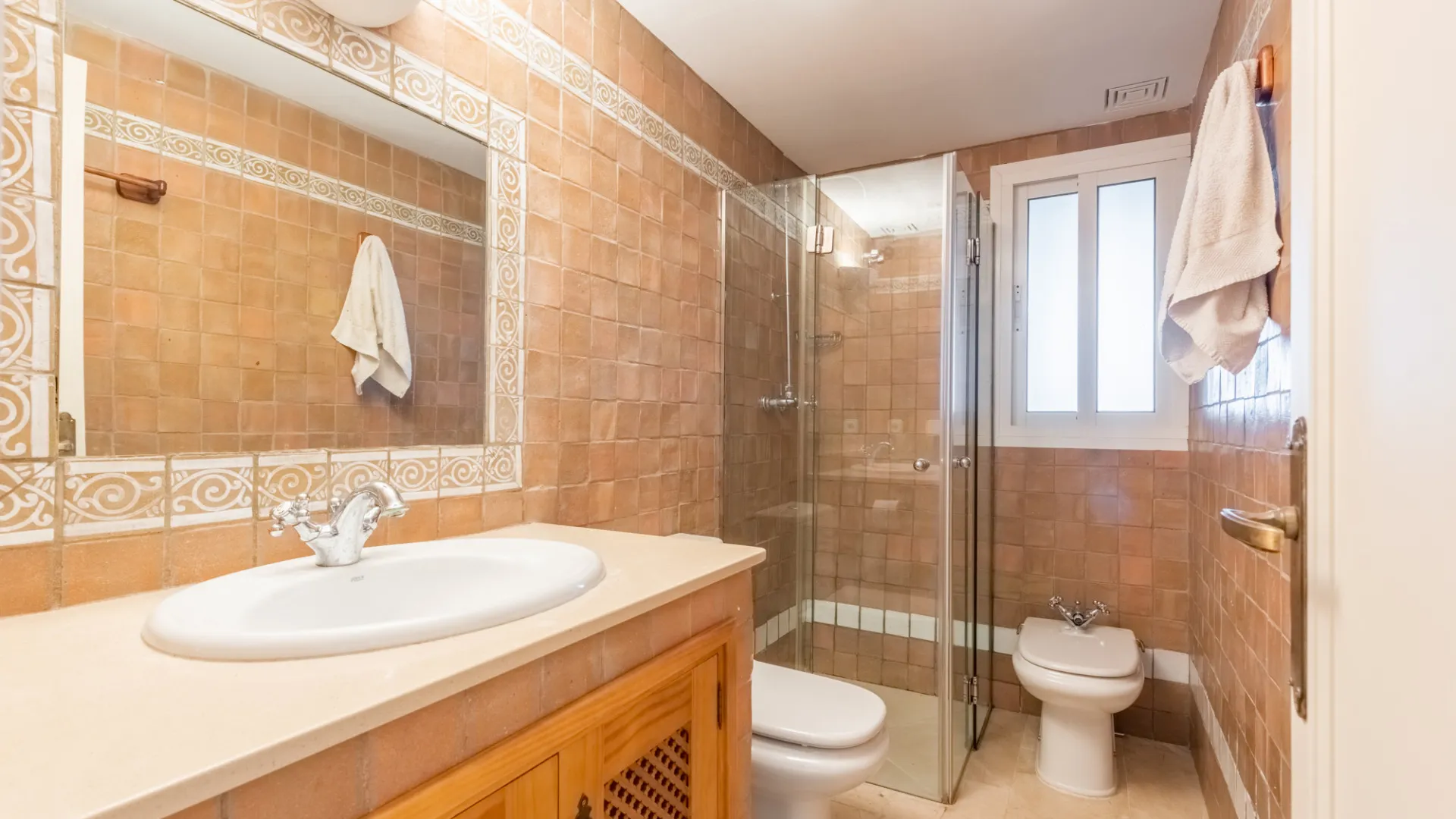 Se vende villa en Sotogrande Costa Central con 5 dormitorios
